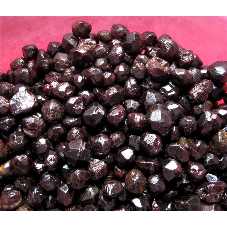 Red Garnet Rough-Tumbled Stones (100 Grams) (10-20 Stones)
